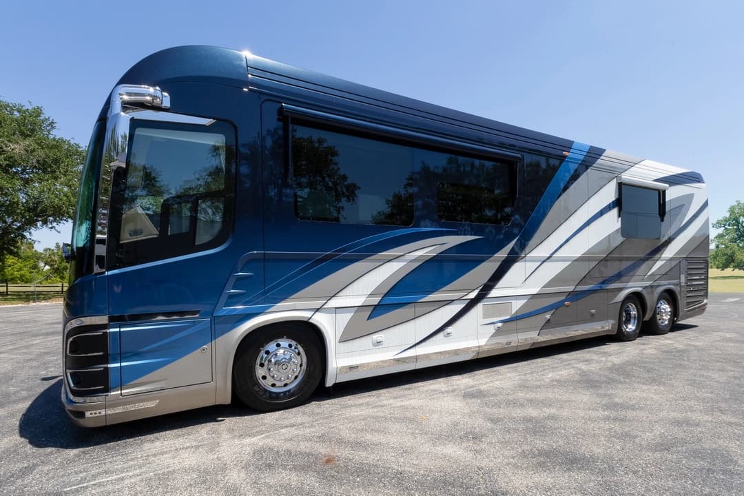 2020 Newell P50 Edition Motorcoach - Image 10