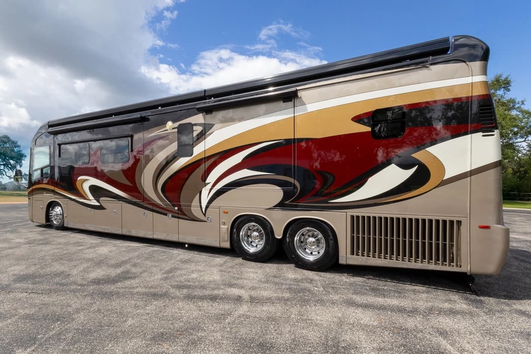 2013 Entegra Cornerstone 45K Motorcoach - Image 8
