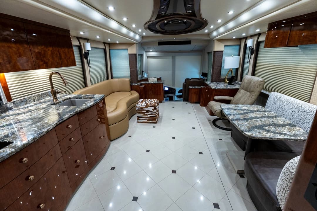 2017 Millennium H3-45 Motorcoach - Image 21