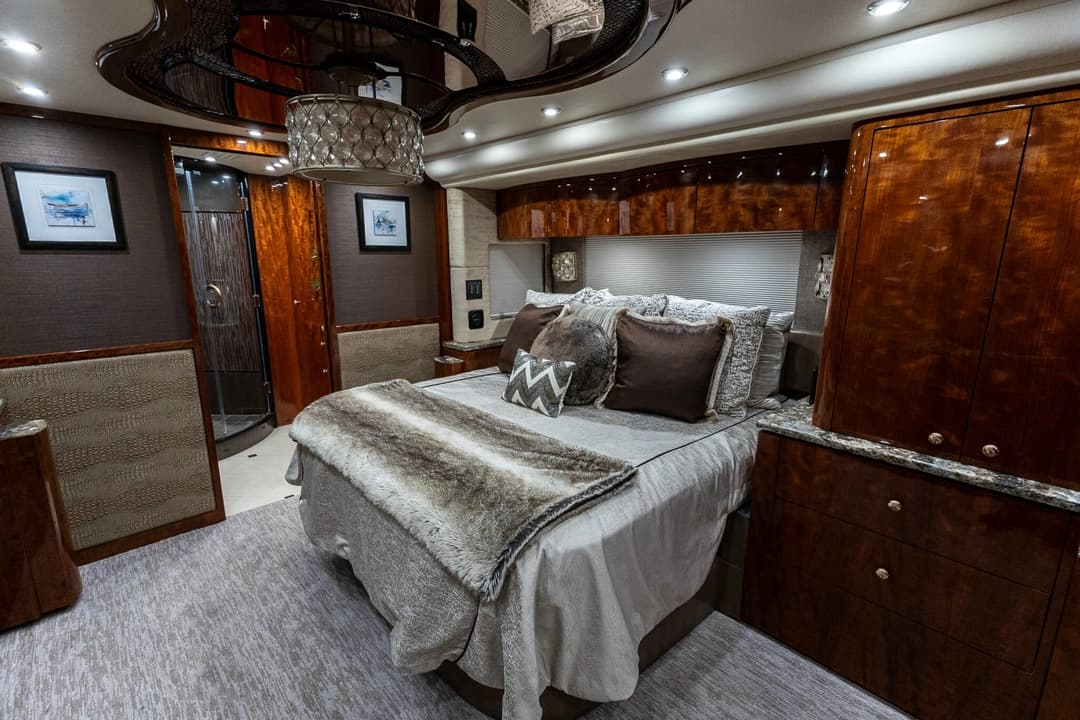2017 Millennium H3-45 Motorcoach - Image 24