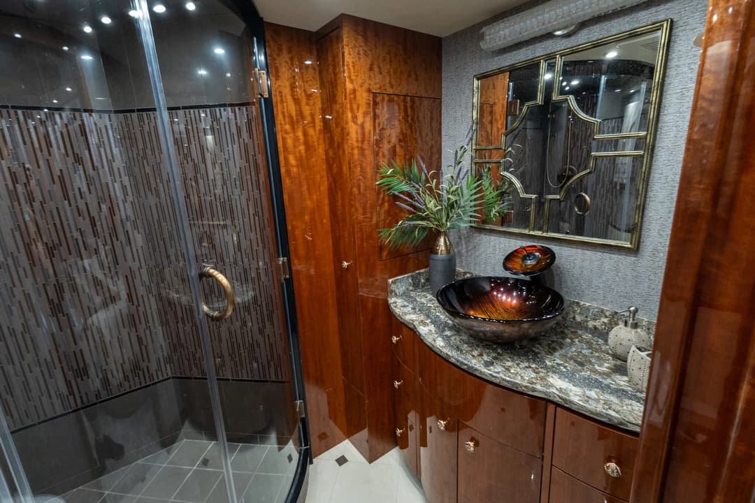 2017 Millennium H3-45 Motorcoach - Image 28