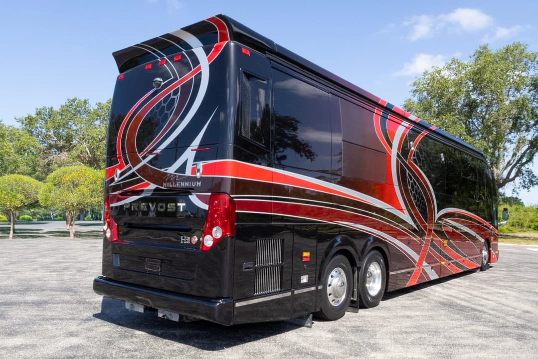 2017 Millennium H3-45 Motorcoach - Image 5