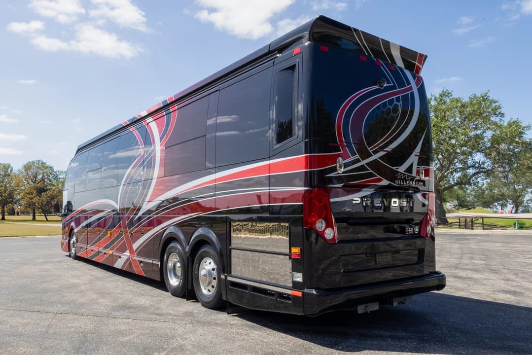 2017 Millennium H3-45 Motorcoach - Image 7