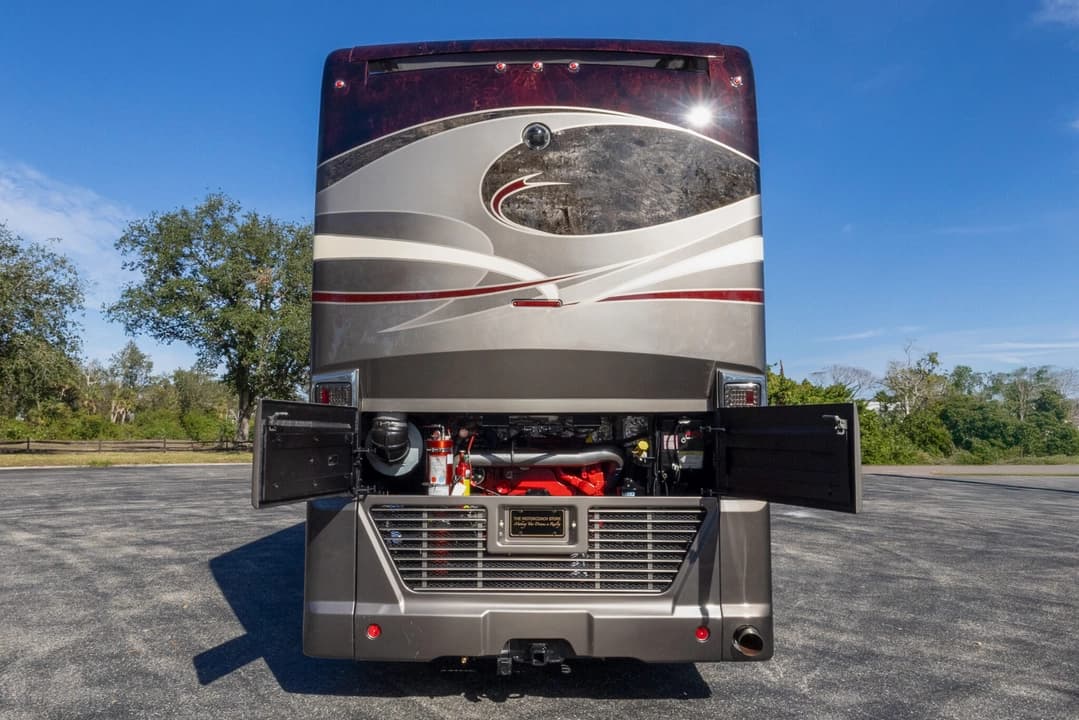 2016 Foretravel 4540 Motorcoach - Image 49