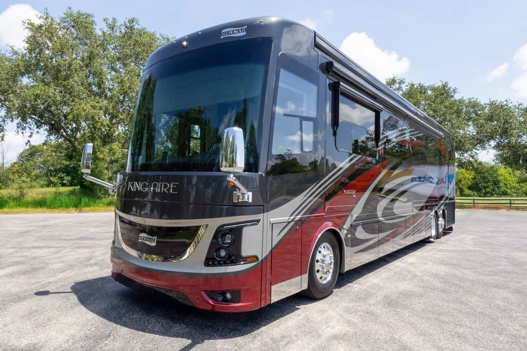 2020 King Aire 4533 Motorcoach - Image 11