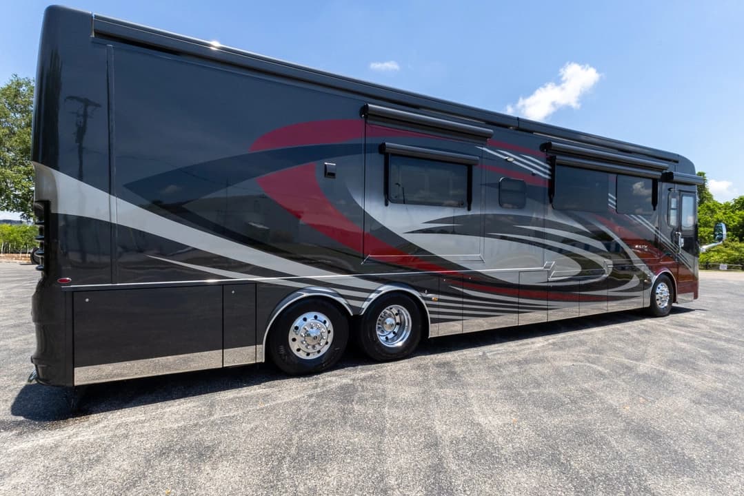 2020 King Aire 4533 Motorcoach - Image 4