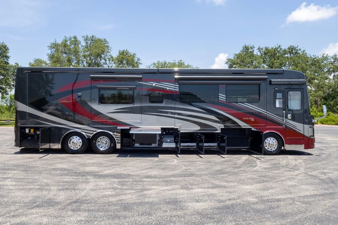 2020 King Aire 4533 Motorcoach - Image 32