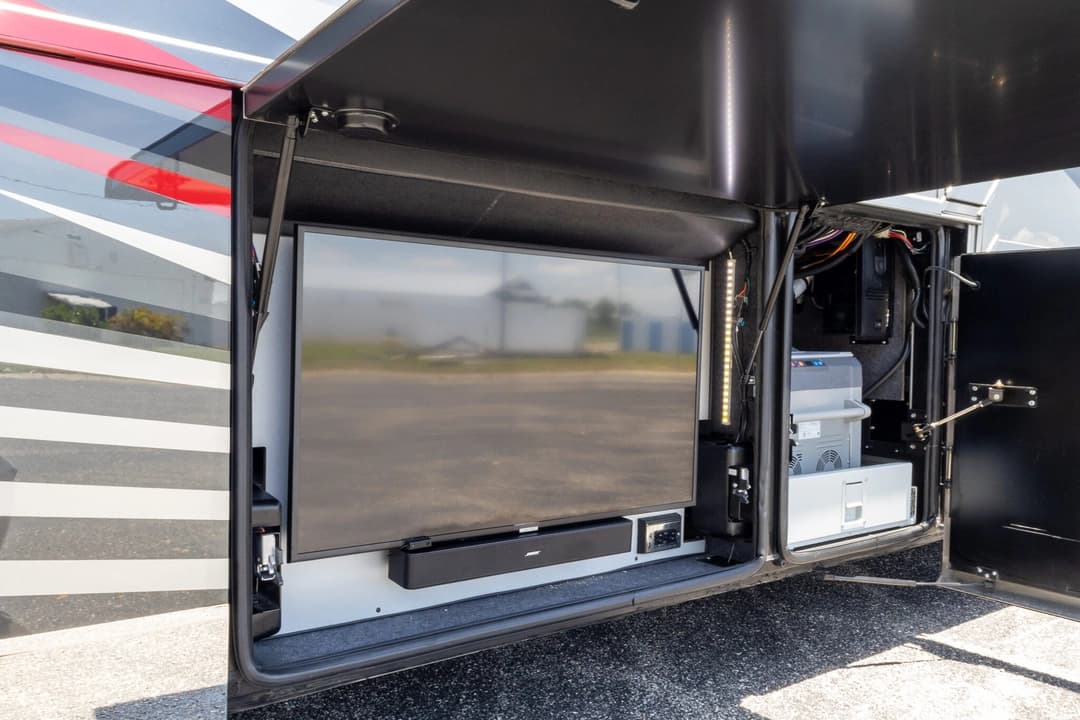 2020 King Aire 4533 Motorcoach - Image 37