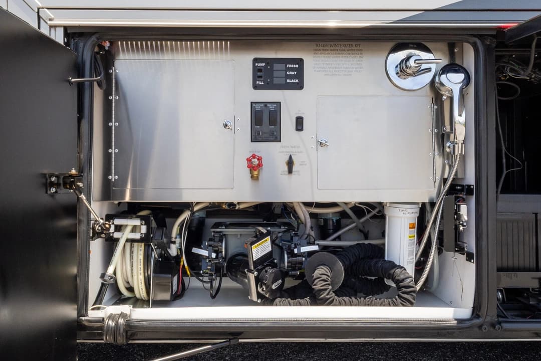 2020 King Aire 4533 Motorcoach - Image 45