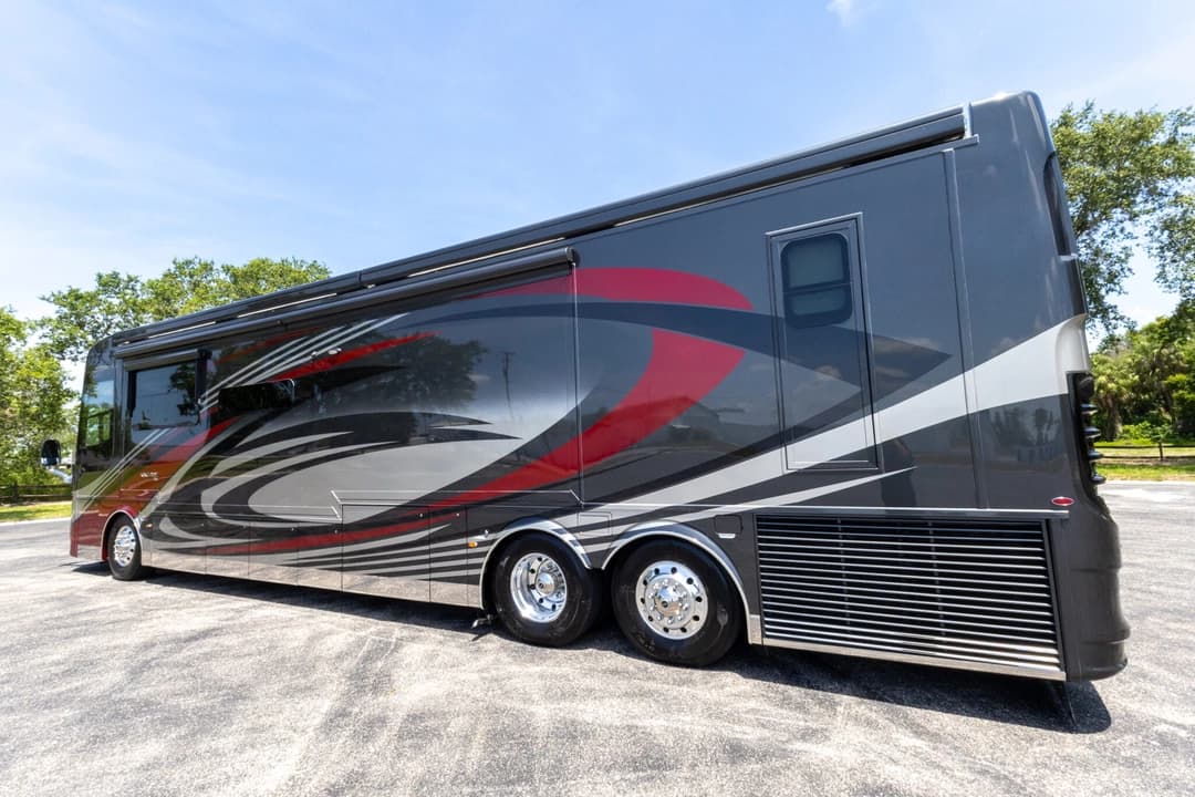 2020 King Aire 4533 Motorcoach - Image 8