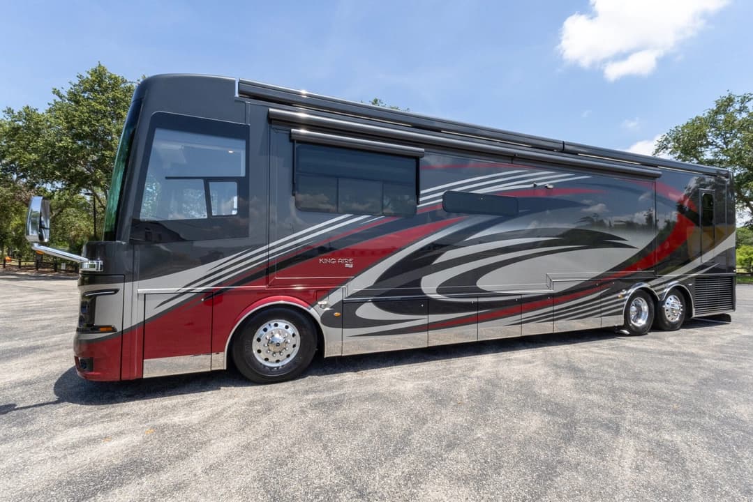 2020 King Aire 4533 Motorcoach - Image 10