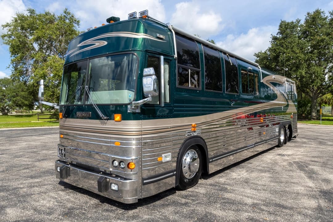 1988 Prevost Liberty 40XL Motorcoach - Image 11