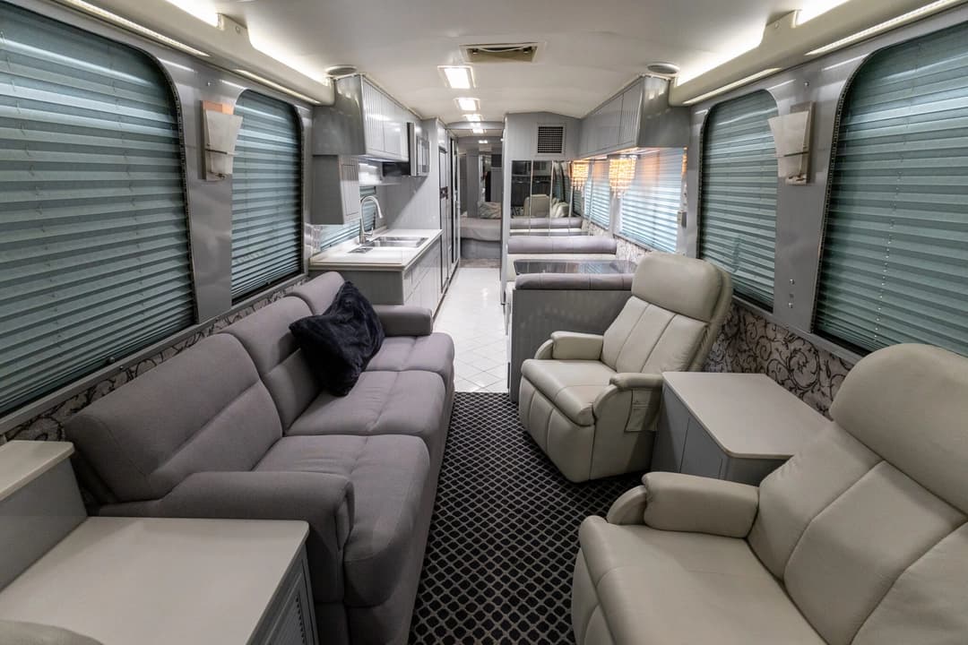1988 Prevost Liberty 40XL Motorcoach - Image 14