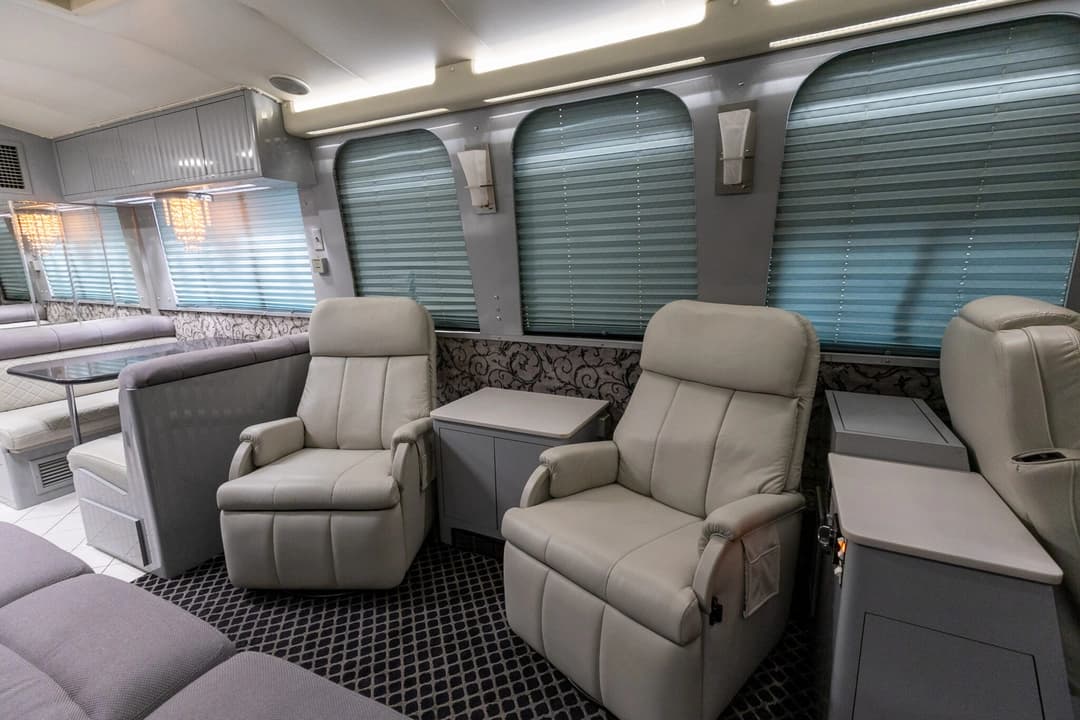 1988 Prevost Liberty 40XL Motorcoach - Image 15