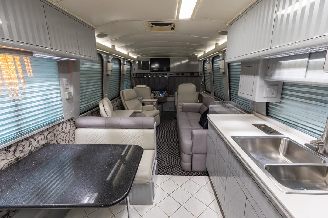 1988 Prevost Liberty 40XL Motorcoach - Image 21