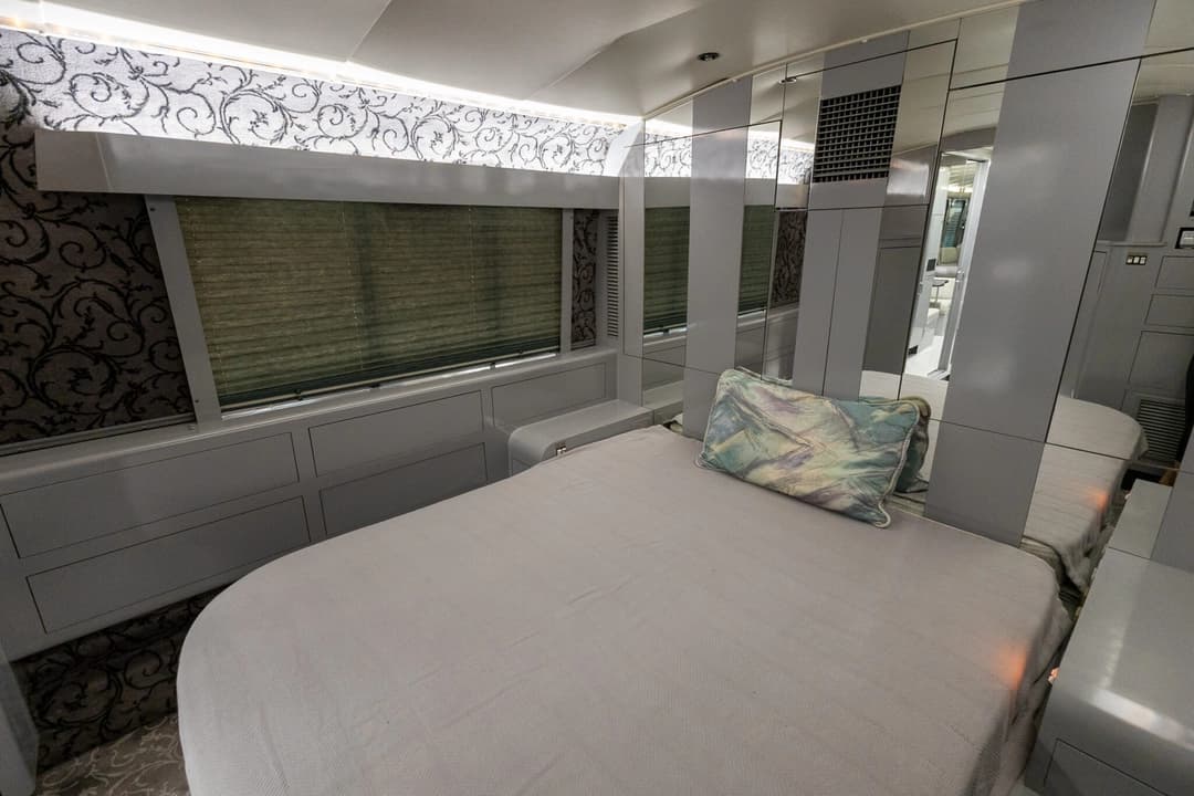 1988 Prevost Liberty 40XL Motorcoach - Image 24