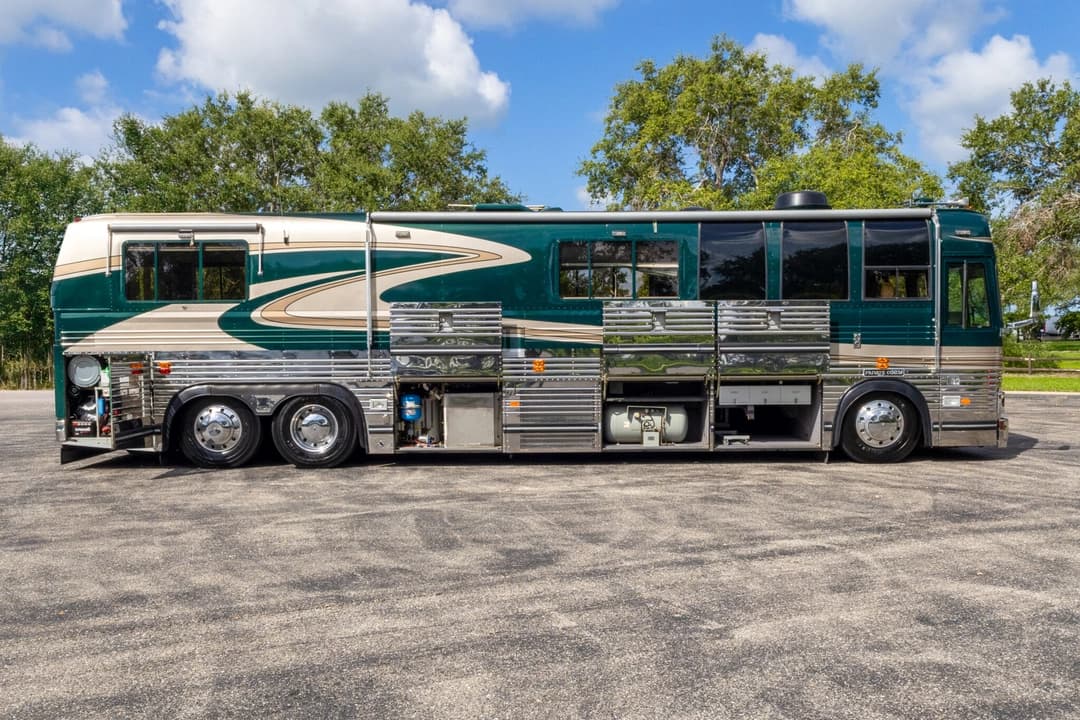 1988 Prevost Liberty 40XL Motorcoach - Image 29