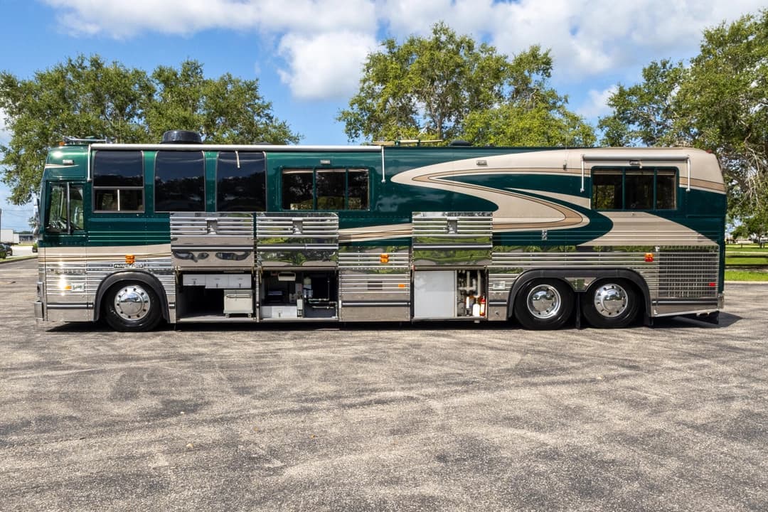 1988 Prevost Liberty 40XL Motorcoach - Image 30