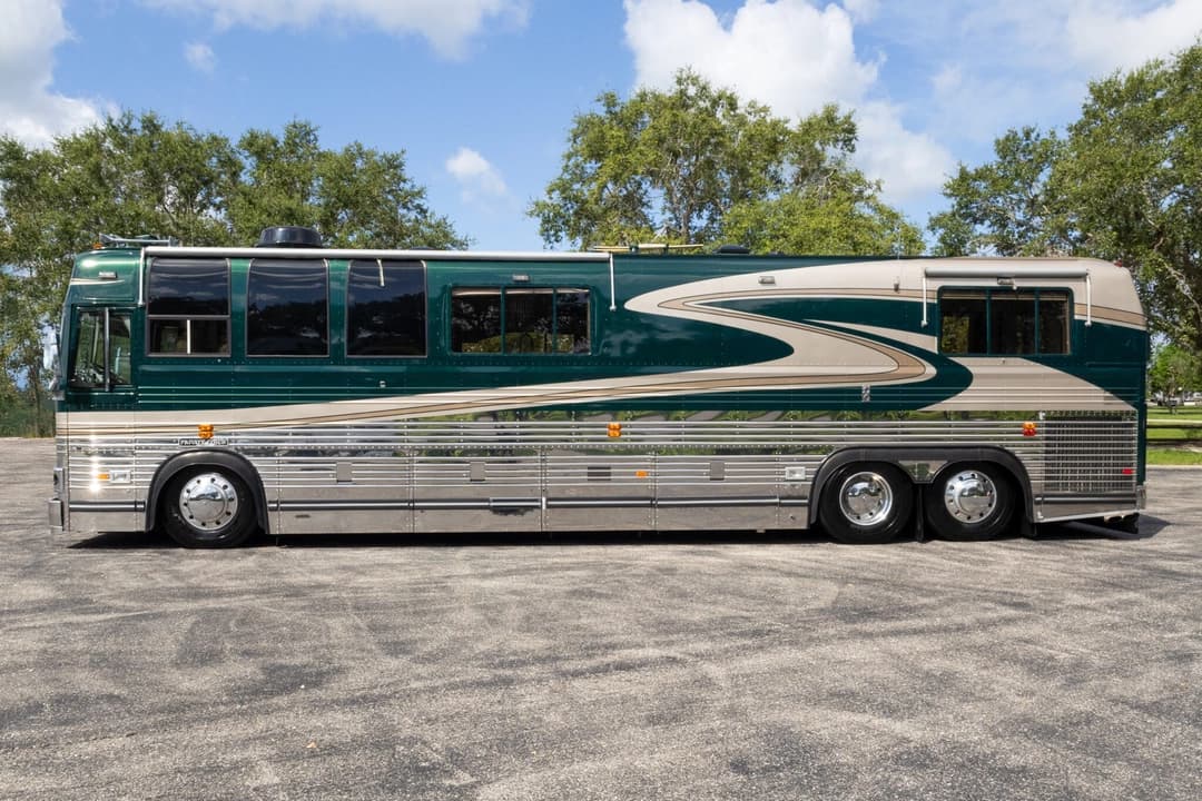 1988 Prevost Liberty 40XL Motorcoach - Image 9