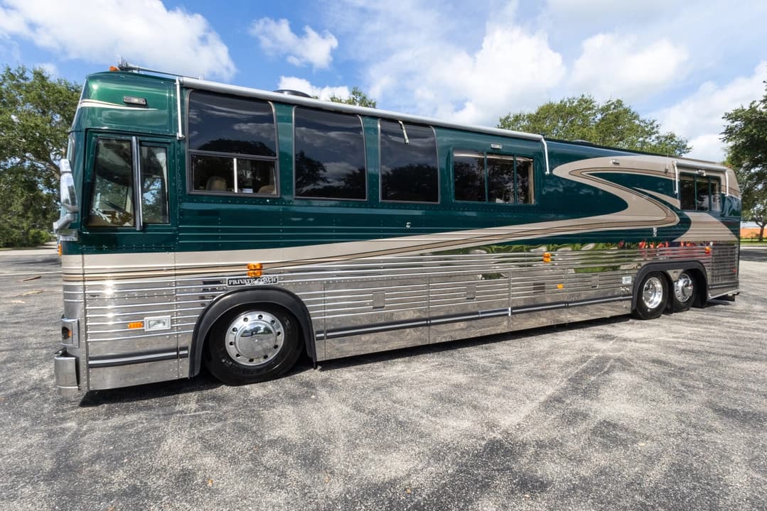 1988 Prevost Liberty 40XL Motorcoach - Image 10