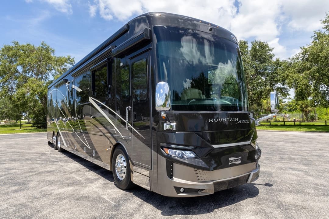2020 Newmar Mountain Aire Motorhome - Image 1