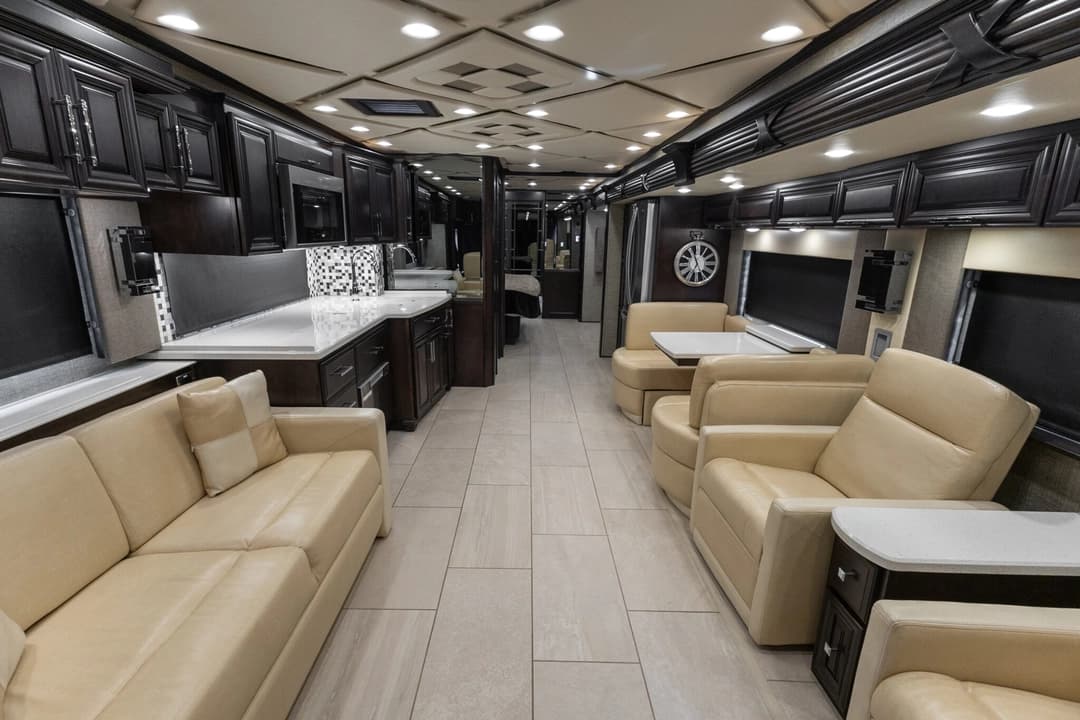 2020 Newmar Mountain Aire Motorhome - Image 14