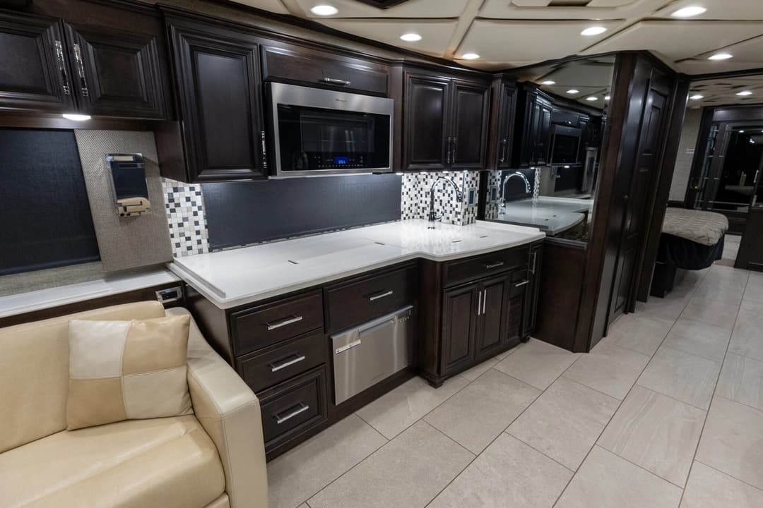 2020 Newmar Mountain Aire Motorhome - Image 18