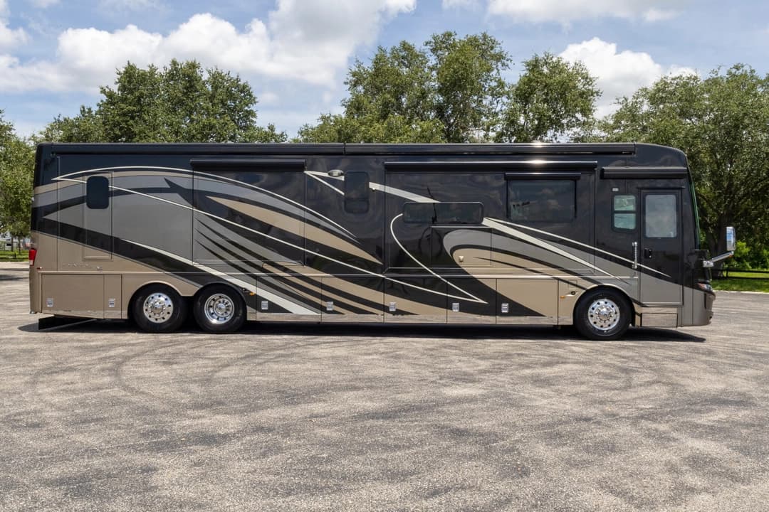 2020 Newmar Mountain Aire Motorhome - Image 3