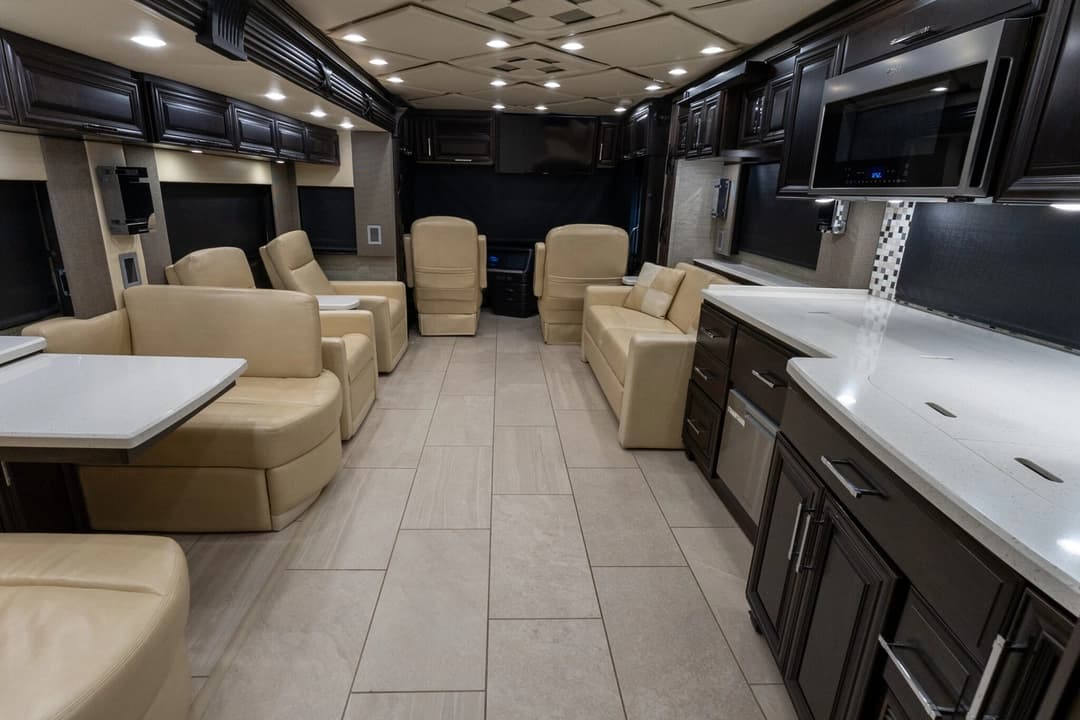 2020 Newmar Mountain Aire Motorhome - Image 21