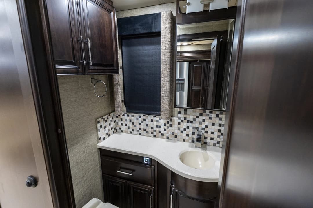 2020 Newmar Mountain Aire Motorhome - Image 22