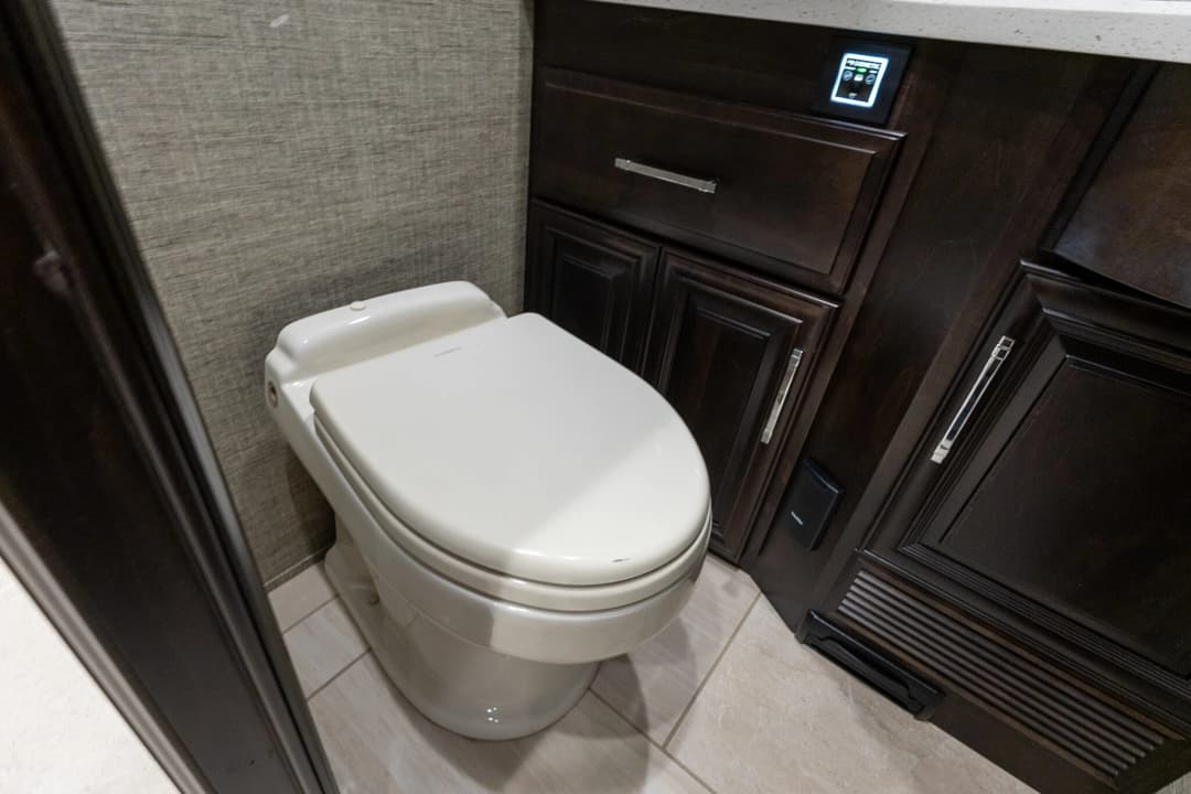 2020 Newmar Mountain Aire Motorhome - Image 23
