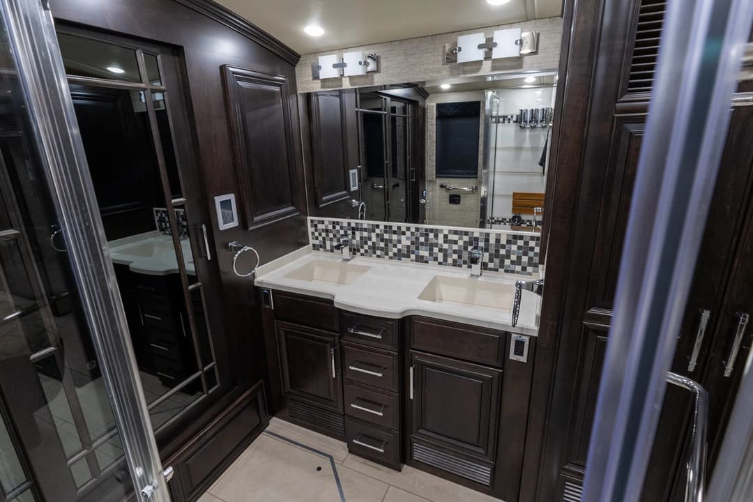2020 Newmar Mountain Aire Motorhome - Image 28
