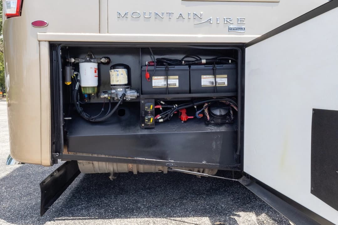 2020 Newmar Mountain Aire Motorhome - Image 34