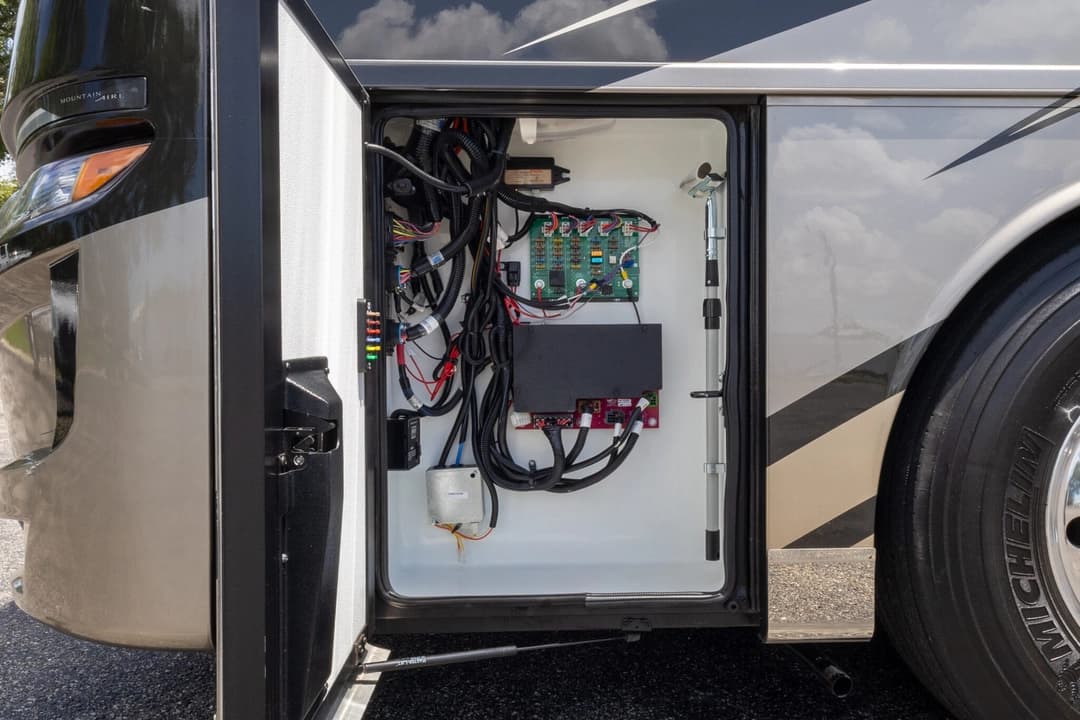 2020 Newmar Mountain Aire Motorhome - Image 42