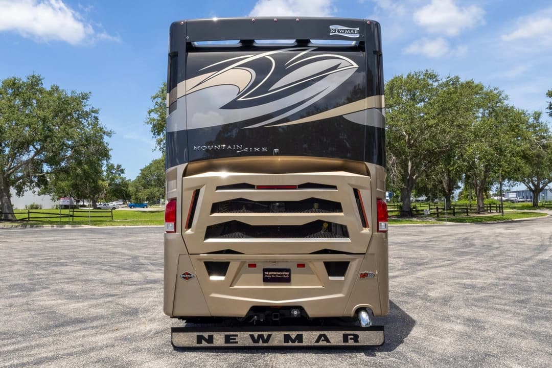 2020 Newmar Mountain Aire Motorhome - Image 6