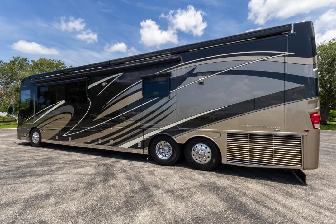 2020 Newmar Mountain Aire Motorhome - Image 8