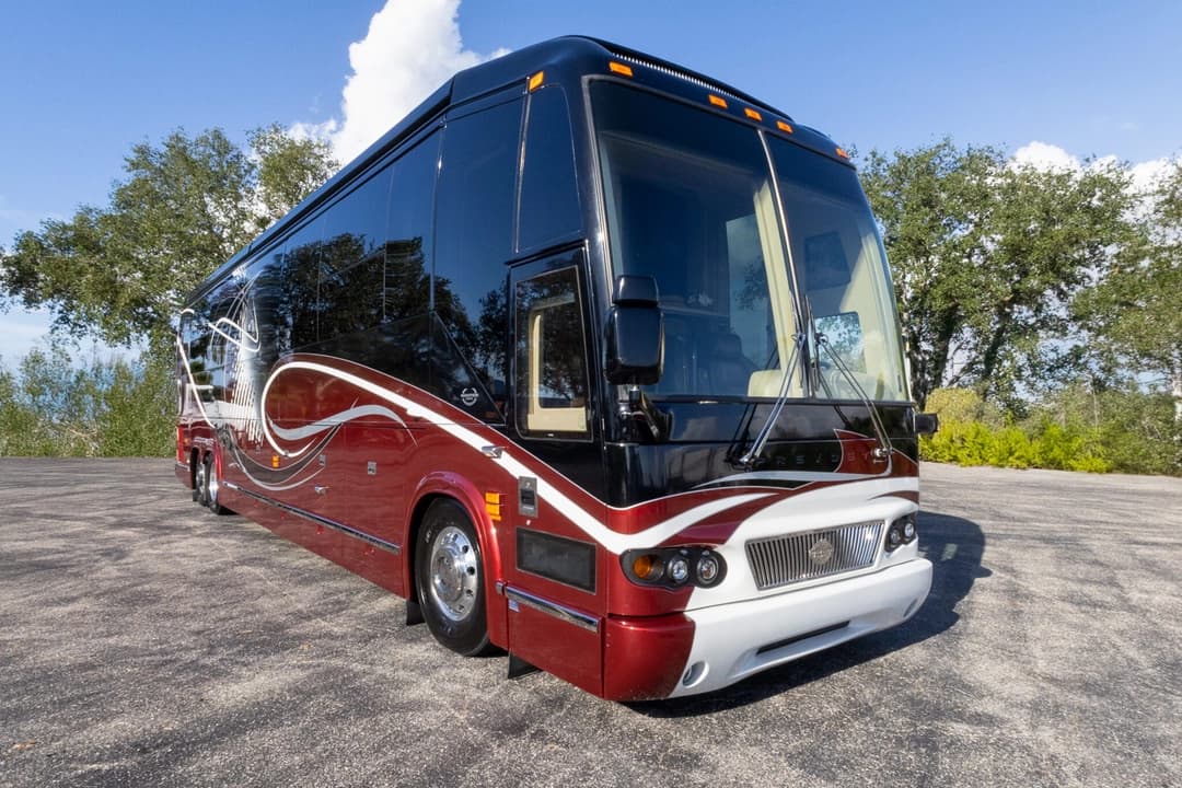 2009 Marathon Show Coach Motorhome - Image 1