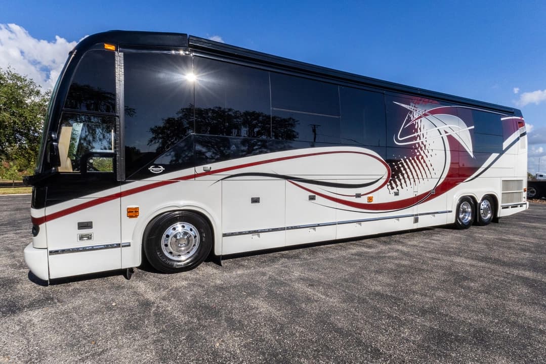 2009 Marathon Show Coach Motorhome - Image 10