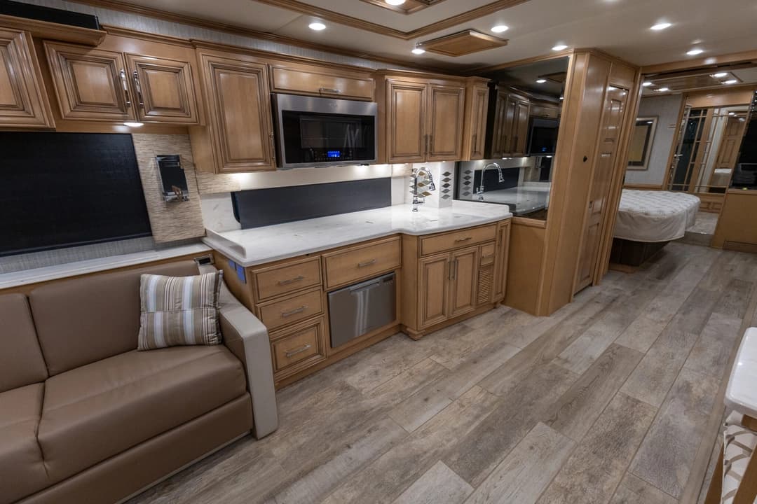 2019 Newmar Mountain Aire Diesel Pusher 4551 Motorhome - Image 18