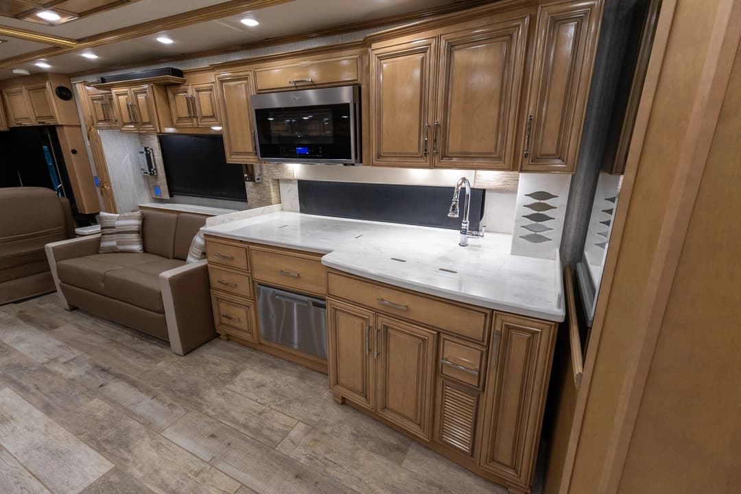 2019 Newmar Mountain Aire Diesel Pusher 4551 Motorhome - Image 20