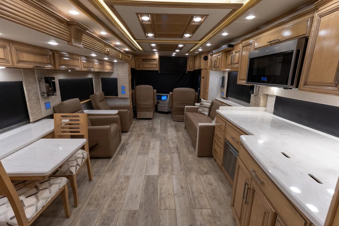 2019 Newmar Mountain Aire Diesel Pusher 4551 Motorhome - Image 21