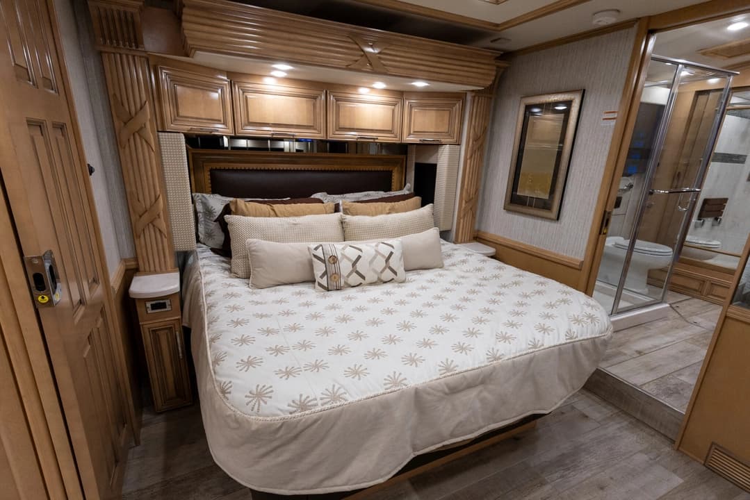 2019 Newmar Mountain Aire Diesel Pusher 4551 Motorhome - Image 24