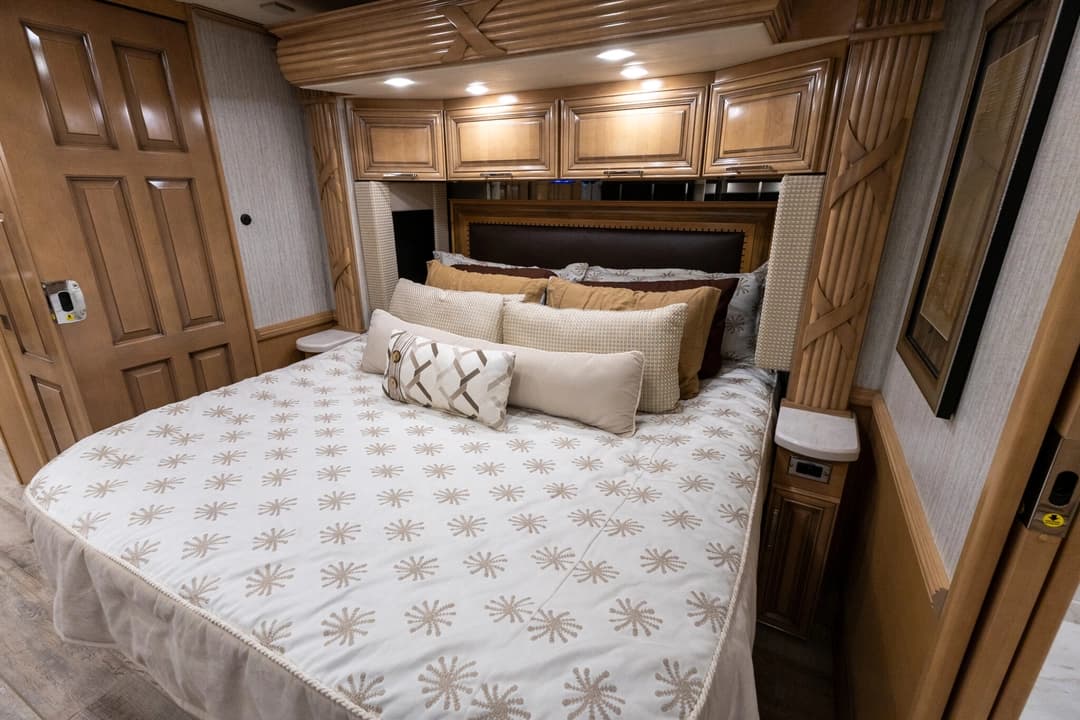 2019 Newmar Mountain Aire Diesel Pusher 4551 Motorhome - Image 26