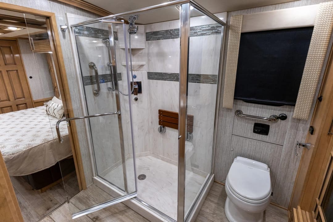 2019 Newmar Mountain Aire Diesel Pusher 4551 Motorhome - Image 29