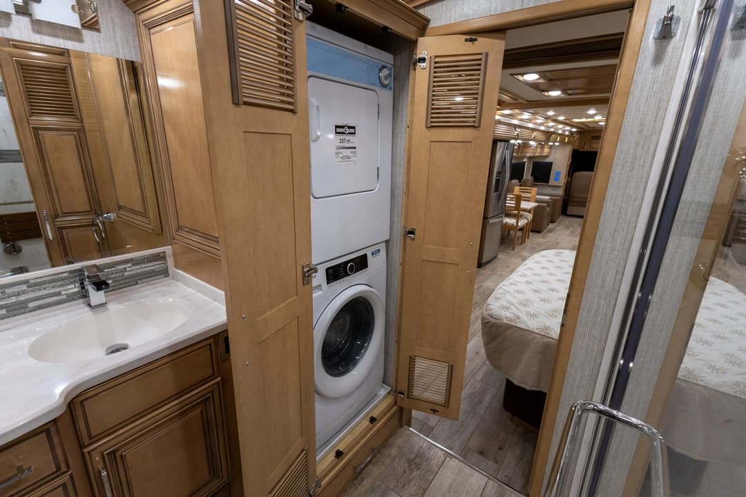 2019 Newmar Mountain Aire Diesel Pusher 4551 Motorhome - Image 31
