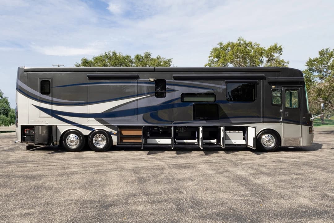 2019 Newmar Mountain Aire Diesel Pusher 4551 Motorhome - Image 32
