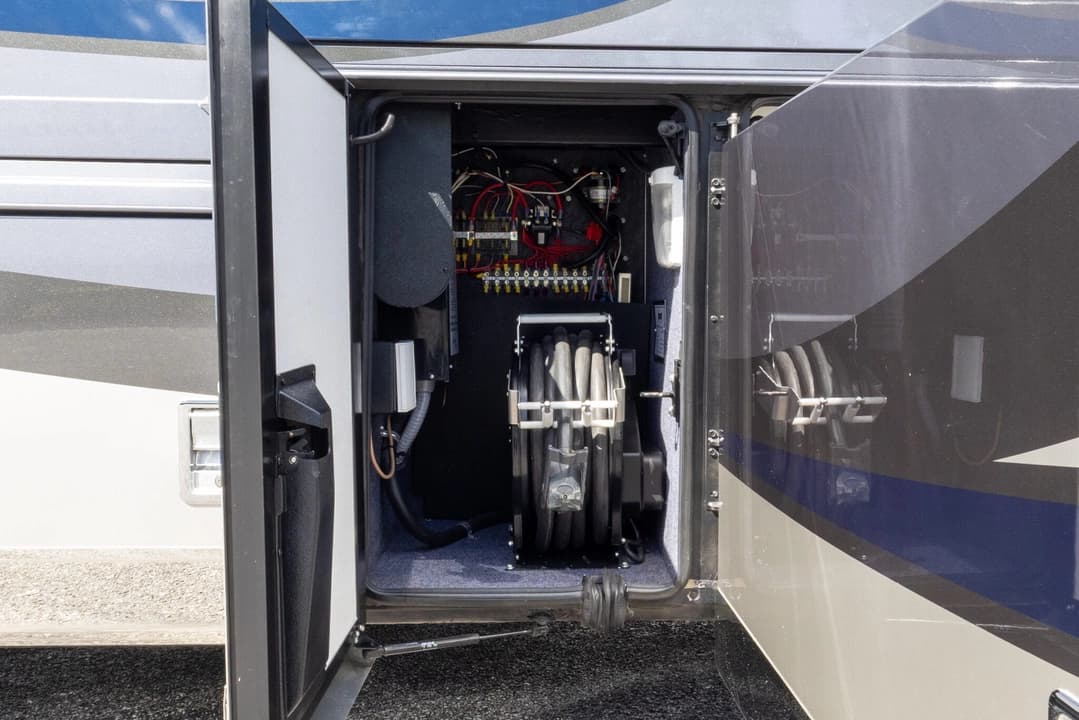 2019 Newmar Mountain Aire Diesel Pusher 4551 Motorhome - Image 47