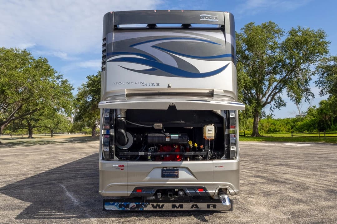 2019 Newmar Mountain Aire Diesel Pusher 4551 Motorhome - Image 49