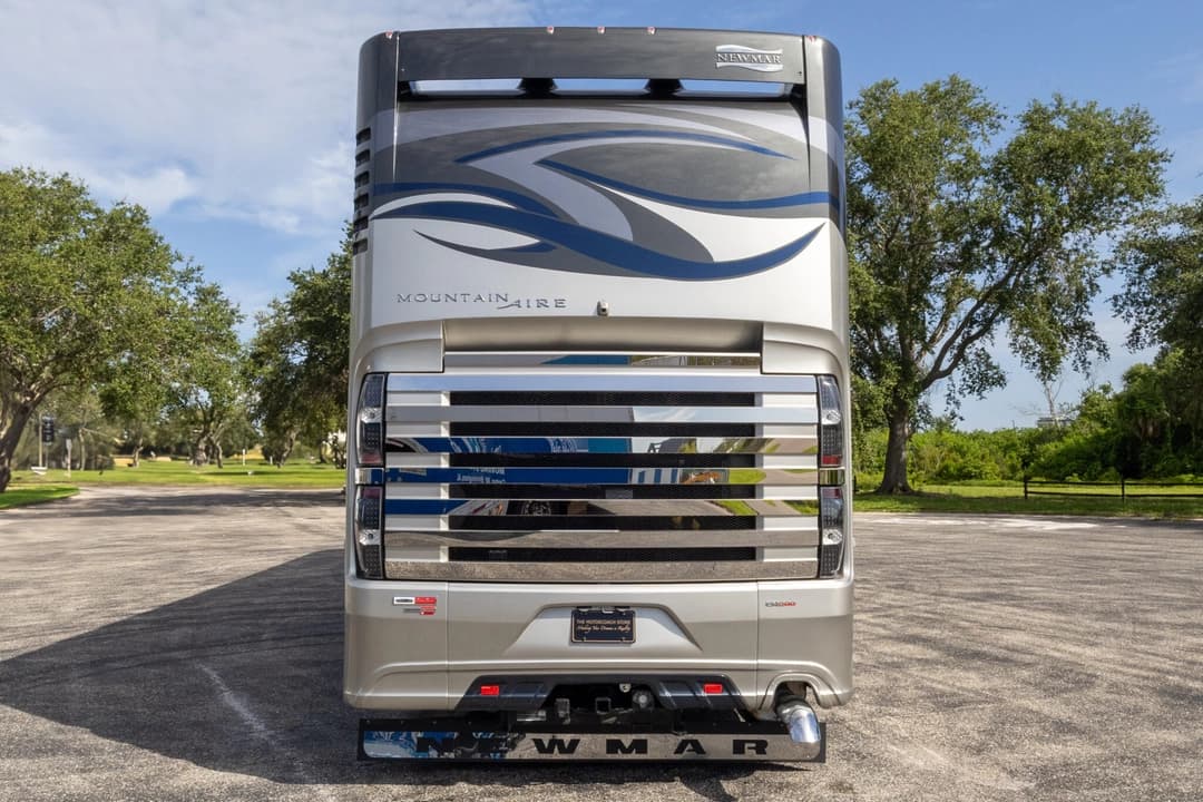 2019 Newmar Mountain Aire Diesel Pusher 4551 Motorhome - Image 6
