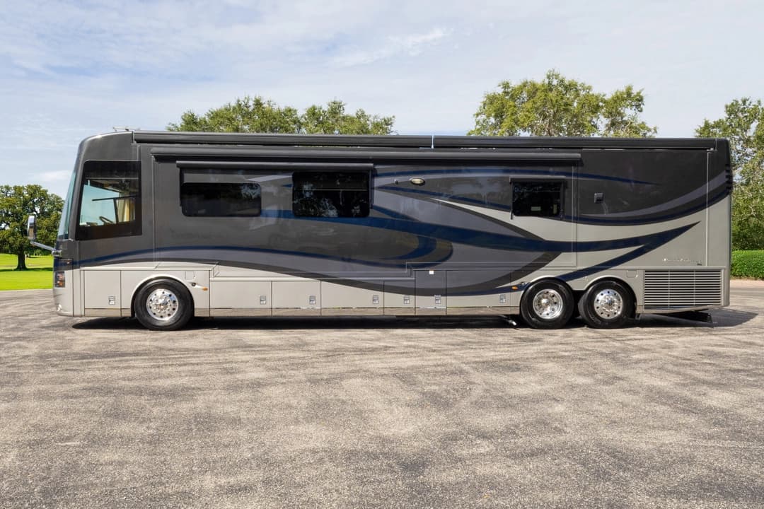 2019 Newmar Mountain Aire Diesel Pusher 4551 Motorhome - Image 9